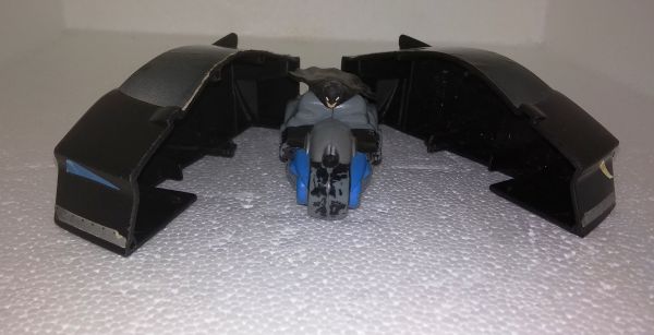 BATMÓVEL COM BATMOTO