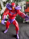 Action Figure Magneto Yamaguchi Revoltech (réplica)